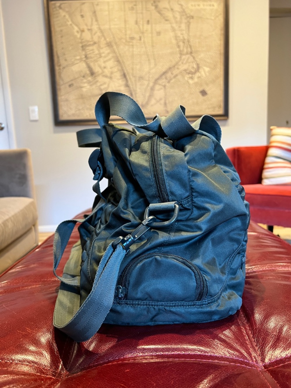 Under Armour Teal Duffel Bag with Light Blue Logo - Picture 2 of 13
